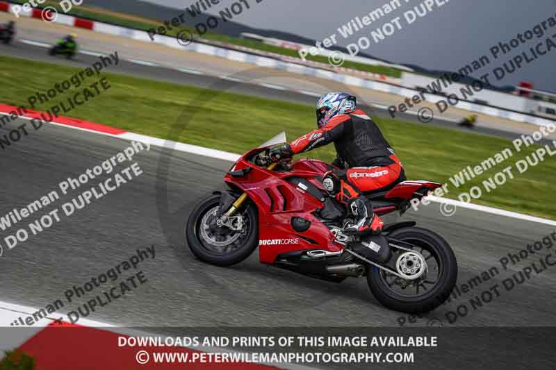 cadwell no limits trackday;cadwell park;cadwell park photographs;cadwell trackday photographs;enduro digital images;event digital images;eventdigitalimages;navarra;no limits trackdays;peter wileman photography;racing digital images;trackday digital images;trackday photos
